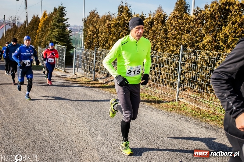 Zdjęcie w galerii na portalu naszraciborz.pl: VII Eko-Okna Cross po Ziemi Pietrowickiej. Na trasie prawie 300 biegaczy wiadomości z regionu
