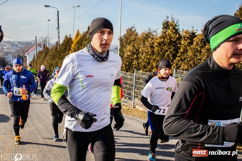 Zdjęcie w galerii na portalu naszraciborz.pl: VII Eko-Okna Cross po Ziemi Pietrowickiej. Na trasie prawie 300 biegaczy wiadomości z regionu