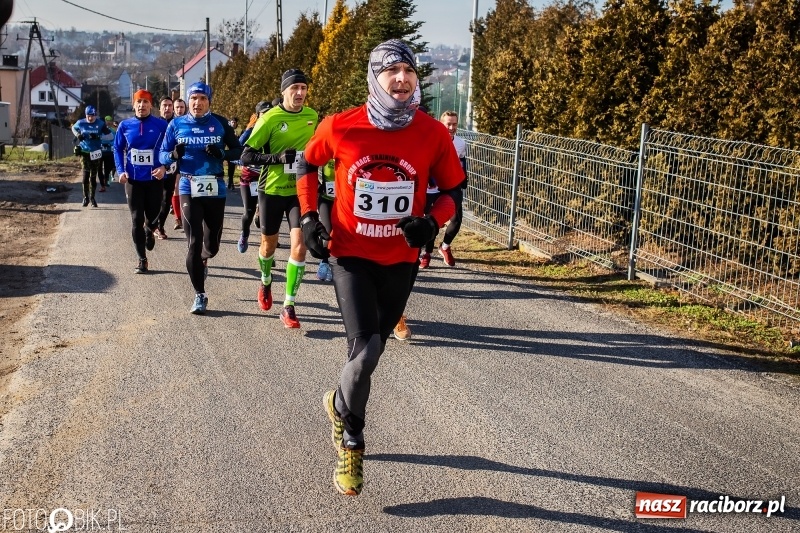 Zdjęcie w galerii na portalu naszraciborz.pl: VII Eko-Okna Cross po Ziemi Pietrowickiej. Na trasie prawie 300 biegaczy wiadomości z regionu