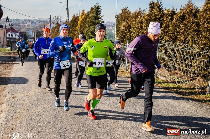 Zdjęcie w galerii na portalu naszraciborz.pl: VII Eko-Okna Cross po Ziemi Pietrowickiej. Na trasie prawie 300 biegaczy wiadomości z regionu