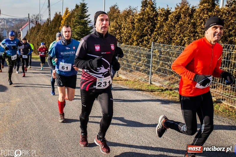 Zdjęcie w galerii na portalu naszraciborz.pl: VII Eko-Okna Cross po Ziemi Pietrowickiej. Na trasie prawie 300 biegaczy wiadomości z regionu