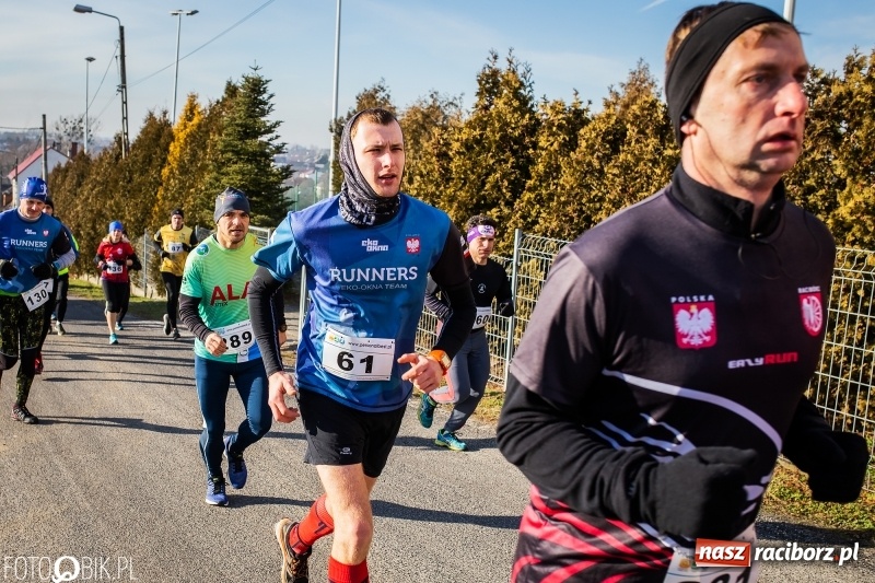 Zdjęcie w galerii na portalu naszraciborz.pl: VII Eko-Okna Cross po Ziemi Pietrowickiej. Na trasie prawie 300 biegaczy wiadomości z regionu