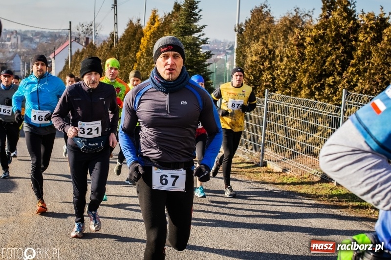 Zdjęcie w galerii na portalu naszraciborz.pl: VII Eko-Okna Cross po Ziemi Pietrowickiej. Na trasie prawie 300 biegaczy wiadomości z regionu