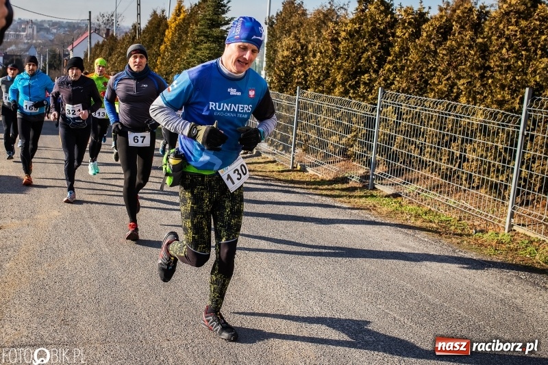 Zdjęcie w galerii na portalu naszraciborz.pl: VII Eko-Okna Cross po Ziemi Pietrowickiej. Na trasie prawie 300 biegaczy wiadomości z regionu