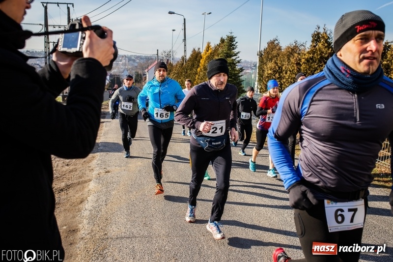 Zdjęcie w galerii na portalu naszraciborz.pl: VII Eko-Okna Cross po Ziemi Pietrowickiej. Na trasie prawie 300 biegaczy wiadomości z regionu