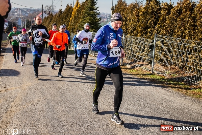 Zdjęcie w galerii na portalu naszraciborz.pl: VII Eko-Okna Cross po Ziemi Pietrowickiej. Na trasie prawie 300 biegaczy wiadomości z regionu