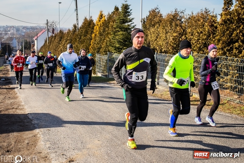 Zdjęcie w galerii na portalu naszraciborz.pl: VII Eko-Okna Cross po Ziemi Pietrowickiej. Na trasie prawie 300 biegaczy wiadomości z regionu