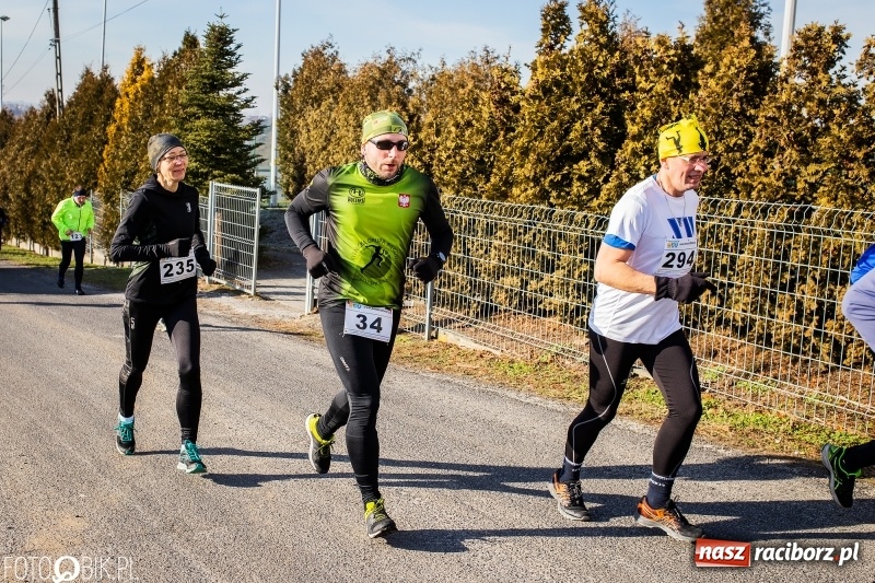 Zdjęcie w galerii na portalu naszraciborz.pl: VII Eko-Okna Cross po Ziemi Pietrowickiej. Na trasie prawie 300 biegaczy wiadomości z regionu