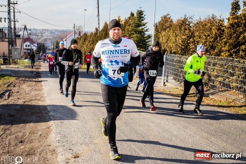 Zdjęcie w galerii na portalu naszraciborz.pl: VII Eko-Okna Cross po Ziemi Pietrowickiej. Na trasie prawie 300 biegaczy wiadomości z regionu