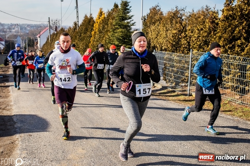 Zdjęcie w galerii na portalu naszraciborz.pl: VII Eko-Okna Cross po Ziemi Pietrowickiej. Na trasie prawie 300 biegaczy wiadomości z regionu
