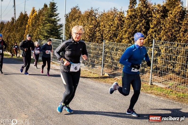 Zdjęcie w galerii na portalu naszraciborz.pl: VII Eko-Okna Cross po Ziemi Pietrowickiej. Na trasie prawie 300 biegaczy wiadomości z regionu