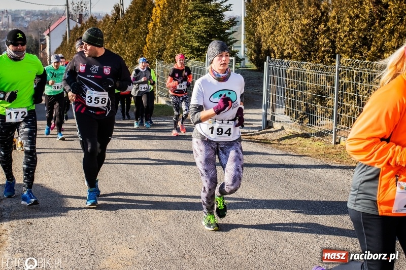 Zdjęcie w galerii na portalu naszraciborz.pl: VII Eko-Okna Cross po Ziemi Pietrowickiej. Na trasie prawie 300 biegaczy wiadomości z regionu