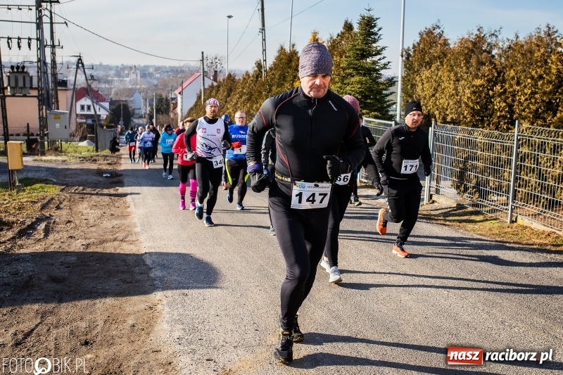 Zdjęcie w galerii na portalu naszraciborz.pl: VII Eko-Okna Cross po Ziemi Pietrowickiej. Na trasie prawie 300 biegaczy wiadomości z regionu