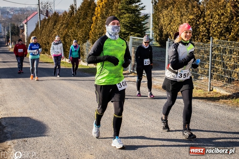 Zdjęcie w galerii na portalu naszraciborz.pl: VII Eko-Okna Cross po Ziemi Pietrowickiej. Na trasie prawie 300 biegaczy wiadomości z regionu