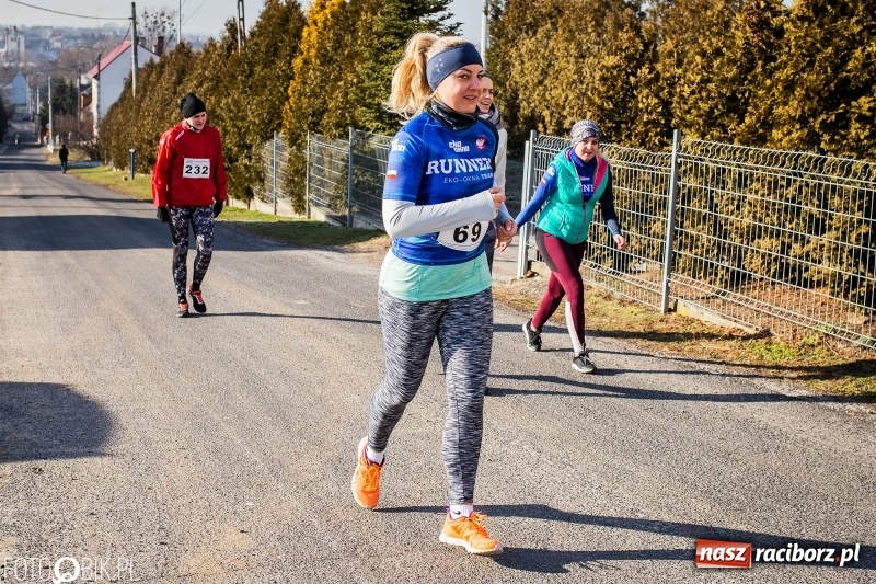 Zdjęcie w galerii na portalu naszraciborz.pl: VII Eko-Okna Cross po Ziemi Pietrowickiej. Na trasie prawie 300 biegaczy wiadomości z regionu