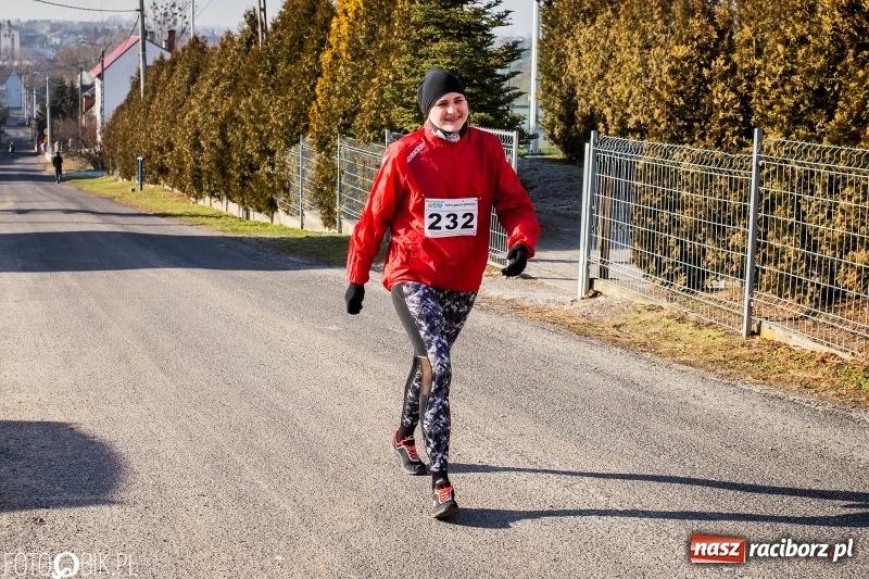 Zdjęcie w galerii na portalu naszraciborz.pl: VII Eko-Okna Cross po Ziemi Pietrowickiej. Na trasie prawie 300 biegaczy wiadomości z regionu