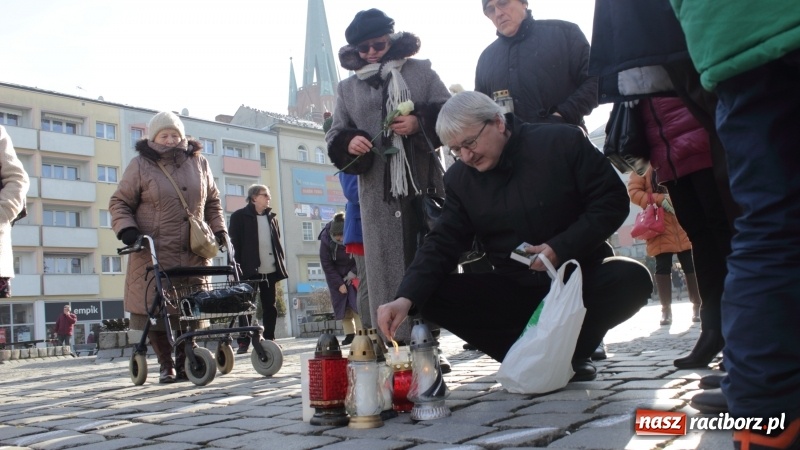 Zdjęcie w galerii na portalu naszraciborz.pl: Raciborskie pożegnanie śp. Pawła Adamowicza w obiektywie Artura Wierzbickiego  wiadomości z regionu