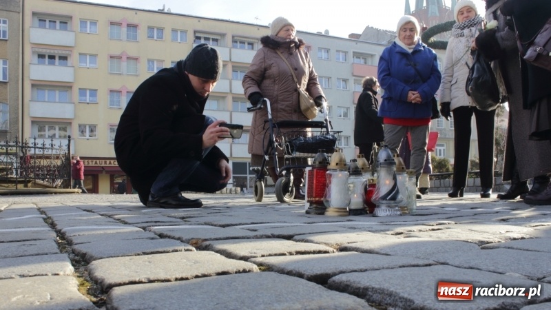 Zdjęcie w galerii na portalu naszraciborz.pl: Raciborskie pożegnanie śp. Pawła Adamowicza w obiektywie Artura Wierzbickiego  wiadomości z regionu