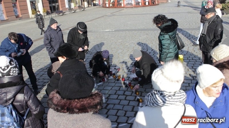 Zdjęcie w galerii na portalu naszraciborz.pl: Raciborskie pożegnanie śp. Pawła Adamowicza w obiektywie Artura Wierzbickiego  wiadomości z regionu