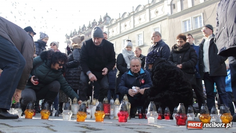 Zdjęcie w galerii na portalu naszraciborz.pl: Raciborskie pożegnanie śp. Pawła Adamowicza w obiektywie Artura Wierzbickiego  wiadomości z regionu