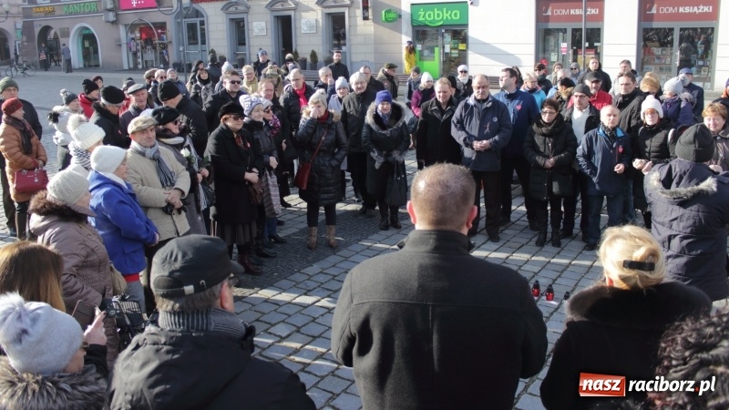 Zdjęcie w galerii na portalu naszraciborz.pl: Raciborskie pożegnanie śp. Pawła Adamowicza w obiektywie Artura Wierzbickiego  wiadomości z regionu