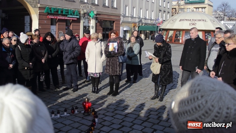 Zdjęcie w galerii na portalu naszraciborz.pl: Raciborskie pożegnanie śp. Pawła Adamowicza w obiektywie Artura Wierzbickiego  wiadomości z regionu