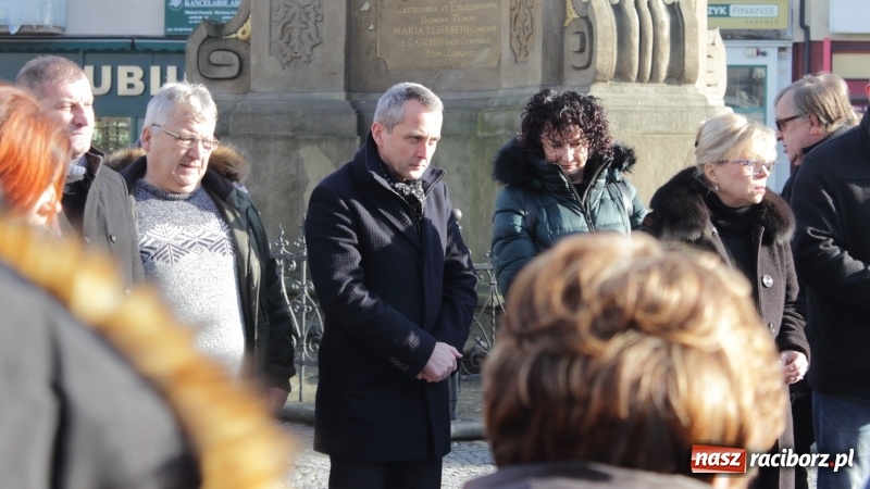 Zdjęcie w galerii na portalu naszraciborz.pl: Raciborskie pożegnanie śp. Pawła Adamowicza w obiektywie Artura Wierzbickiego  wiadomości z regionu