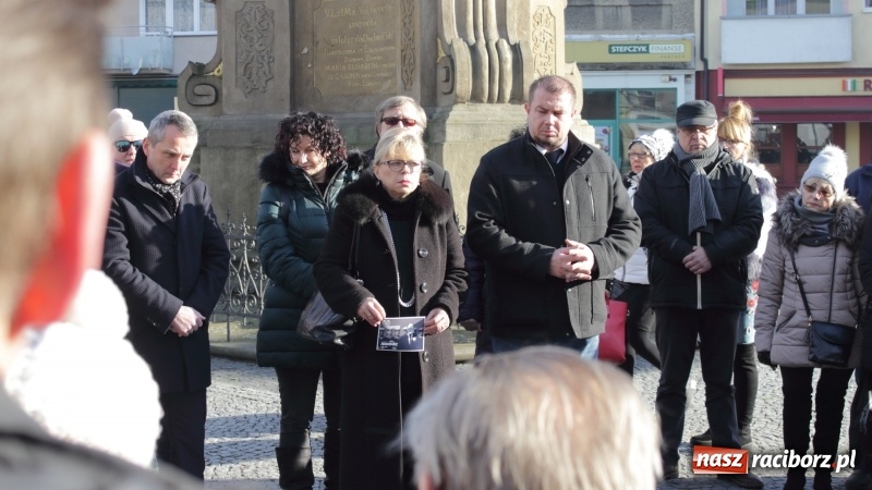 Zdjęcie w galerii na portalu naszraciborz.pl: Raciborskie pożegnanie śp. Pawła Adamowicza w obiektywie Artura Wierzbickiego  wiadomości z regionu