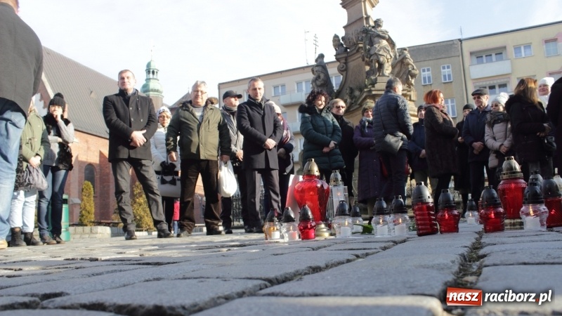 Zdjęcie w galerii na portalu naszraciborz.pl: Raciborskie pożegnanie śp. Pawła Adamowicza w obiektywie Artura Wierzbickiego  wiadomości z regionu