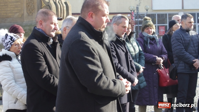 Zdjęcie w galerii na portalu naszraciborz.pl: Raciborskie pożegnanie śp. Pawła Adamowicza w obiektywie Artura Wierzbickiego  wiadomości z regionu