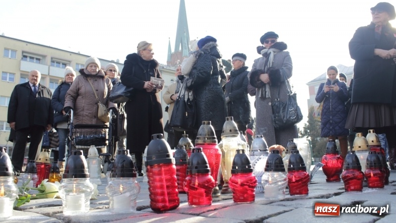 Zdjęcie w galerii na portalu naszraciborz.pl: Raciborskie pożegnanie śp. Pawła Adamowicza w obiektywie Artura Wierzbickiego  wiadomości z regionu