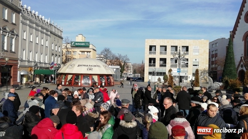 Zdjęcie w galerii na portalu naszraciborz.pl: Raciborskie pożegnanie śp. Pawła Adamowicza w obiektywie Artura Wierzbickiego  wiadomości z regionu