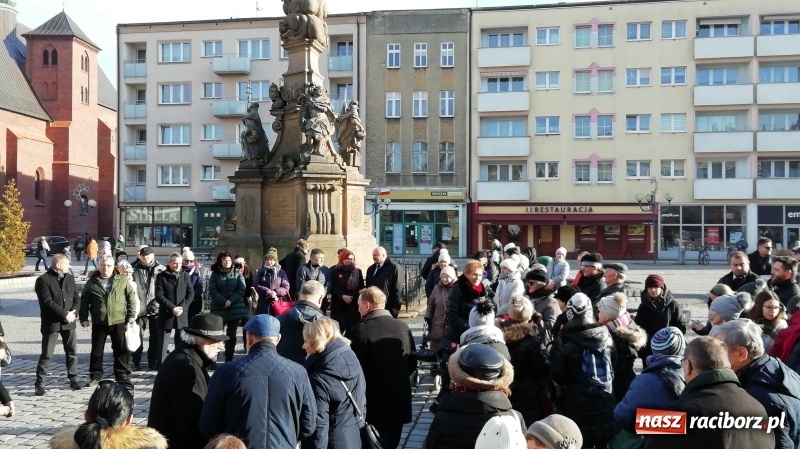 Zdjęcie w galerii na portalu naszraciborz.pl: Raciborskie pożegnanie śp. Pawła Adamowicza w obiektywie Artura Wierzbickiego  wiadomości z regionu