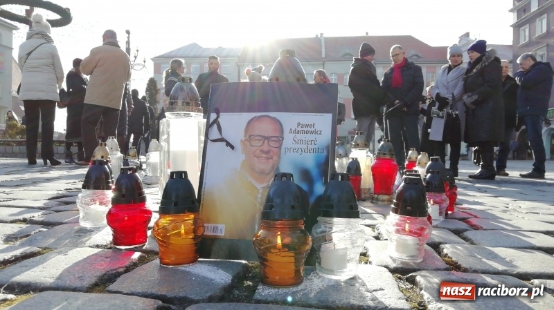 Zdjęcie w galerii na portalu naszraciborz.pl: Raciborskie pożegnanie śp. Pawła Adamowicza w obiektywie Artura Wierzbickiego  wiadomości z regionu