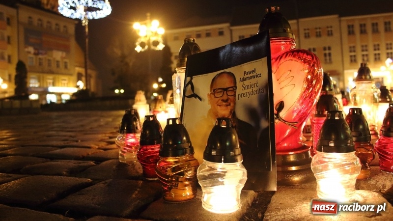 Zdjęcie w galerii na portalu naszraciborz.pl: Raciborskie pożegnanie śp. Pawła Adamowicza w obiektywie Artura Wierzbickiego  wiadomości z regionu