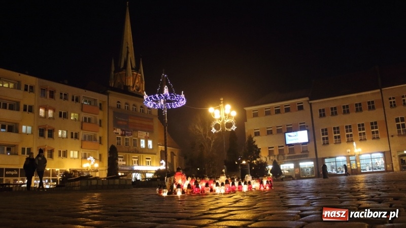 Zdjęcie w galerii na portalu naszraciborz.pl: Raciborskie pożegnanie śp. Pawła Adamowicza w obiektywie Artura Wierzbickiego  wiadomości z regionu