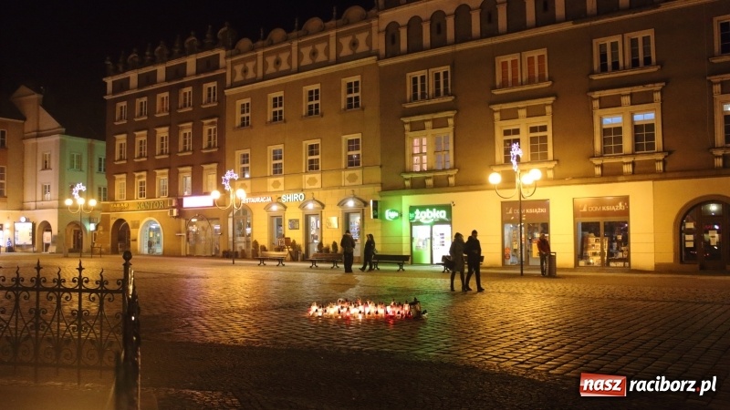 Zdjęcie w galerii na portalu naszraciborz.pl: Raciborskie pożegnanie śp. Pawła Adamowicza w obiektywie Artura Wierzbickiego  wiadomości z regionu