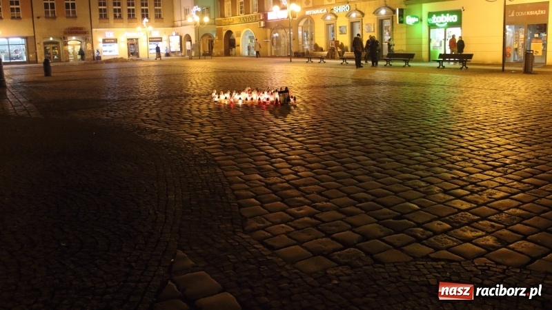 Zdjęcie w galerii na portalu naszraciborz.pl: Raciborskie pożegnanie śp. Pawła Adamowicza w obiektywie Artura Wierzbickiego  wiadomości z regionu