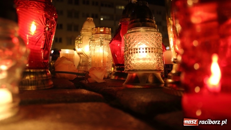 Zdjęcie w galerii na portalu naszraciborz.pl: Raciborskie pożegnanie śp. Pawła Adamowicza w obiektywie Artura Wierzbickiego  wiadomości z regionu