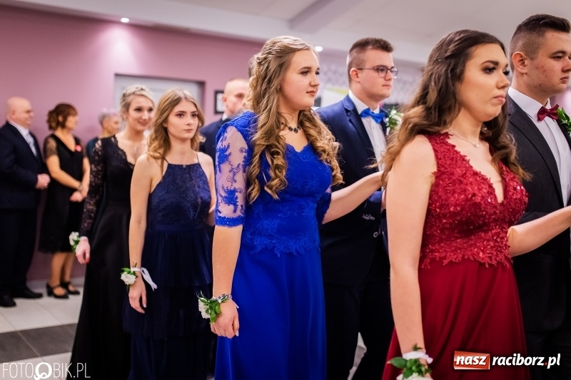 Zdjęcie w galerii na portalu naszraciborz.pl: Bal maturalny II LO im. Adama Mickiewicza w Zakrzowie FOTO i WIDEO wiadomości z regionu