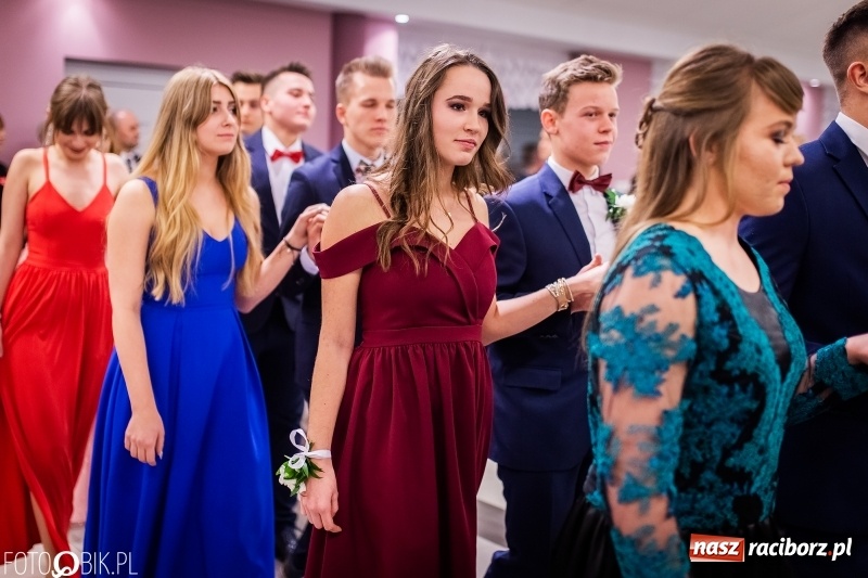 Zdjęcie w galerii na portalu naszraciborz.pl: Bal maturalny II LO im. Adama Mickiewicza w Zakrzowie FOTO i WIDEO wiadomości z regionu