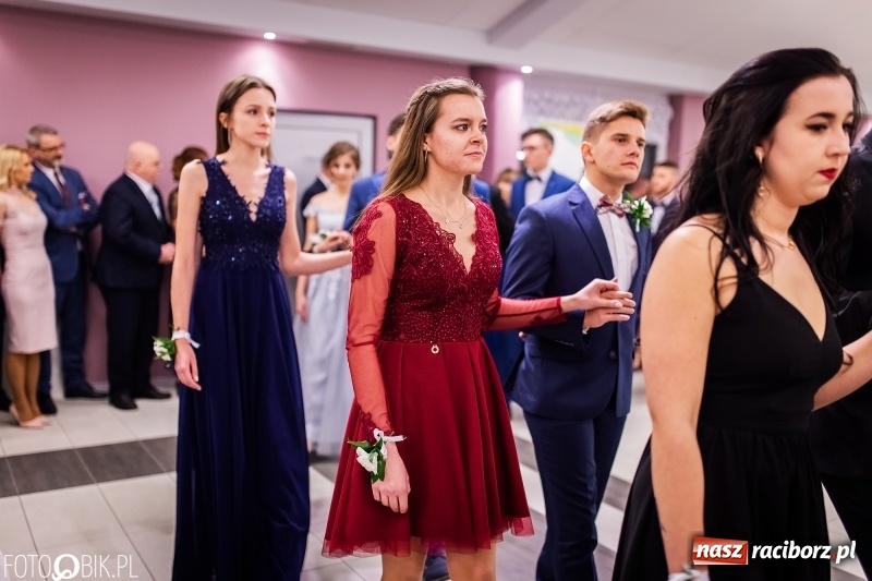 Zdjęcie w galerii na portalu naszraciborz.pl: Bal maturalny II LO im. Adama Mickiewicza w Zakrzowie FOTO i WIDEO wiadomości z regionu