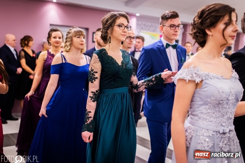 Zdjęcie w galerii na portalu naszraciborz.pl: Bal maturalny II LO im. Adama Mickiewicza w Zakrzowie FOTO i WIDEO wiadomości z regionu