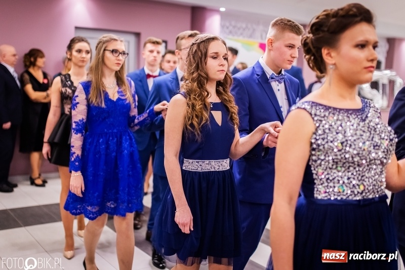 Zdjęcie w galerii na portalu naszraciborz.pl: Bal maturalny II LO im. Adama Mickiewicza w Zakrzowie FOTO i WIDEO wiadomości z regionu
