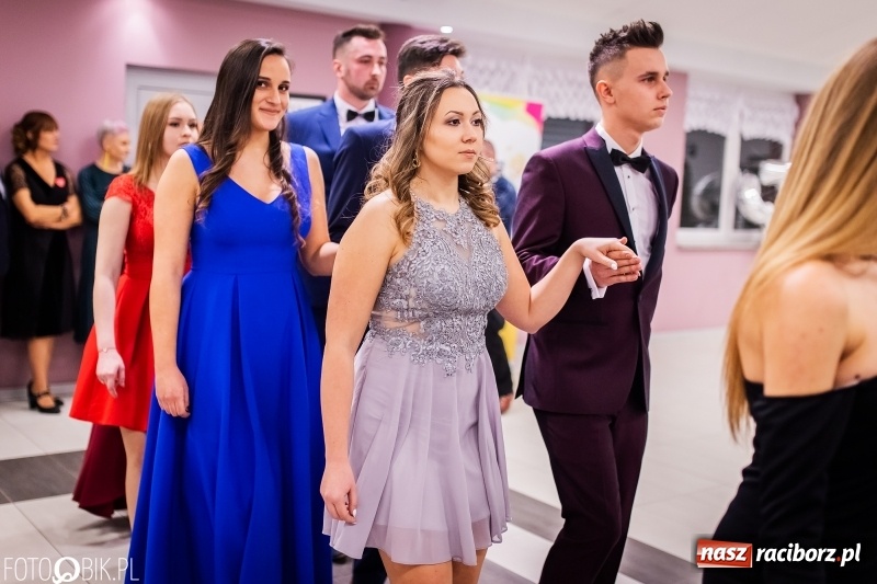 Zdjęcie w galerii na portalu naszraciborz.pl: Bal maturalny II LO im. Adama Mickiewicza w Zakrzowie FOTO i WIDEO wiadomości z regionu