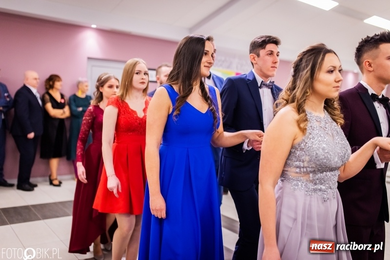 Zdjęcie w galerii na portalu naszraciborz.pl: Bal maturalny II LO im. Adama Mickiewicza w Zakrzowie FOTO i WIDEO wiadomości z regionu