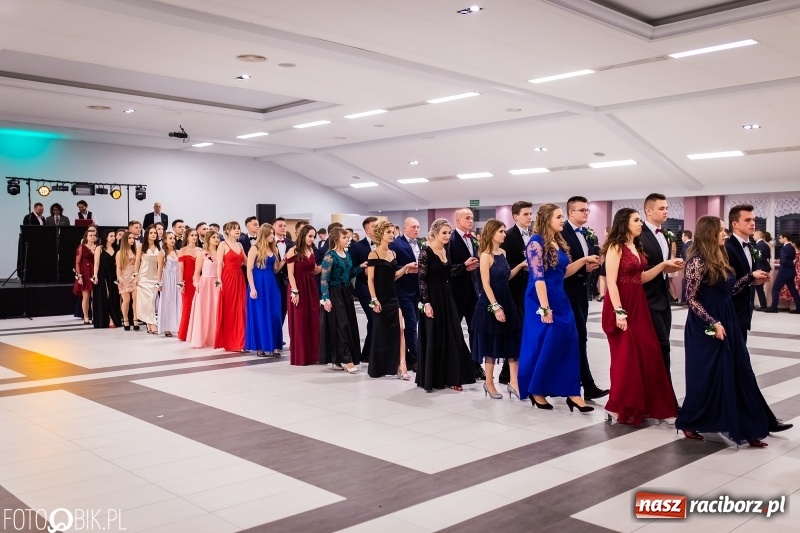 Zdjęcie w galerii na portalu naszraciborz.pl: Bal maturalny II LO im. Adama Mickiewicza w Zakrzowie FOTO i WIDEO wiadomości z regionu