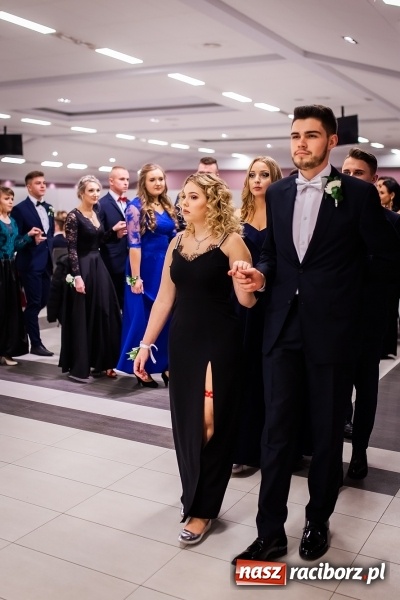 Zdjęcie w galerii na portalu naszraciborz.pl: Bal maturalny II LO im. Adama Mickiewicza w Zakrzowie FOTO i WIDEO wiadomości z regionu