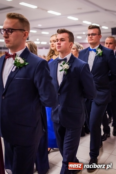 Zdjęcie w galerii na portalu naszraciborz.pl: Bal maturalny II LO im. Adama Mickiewicza w Zakrzowie FOTO i WIDEO wiadomości z regionu