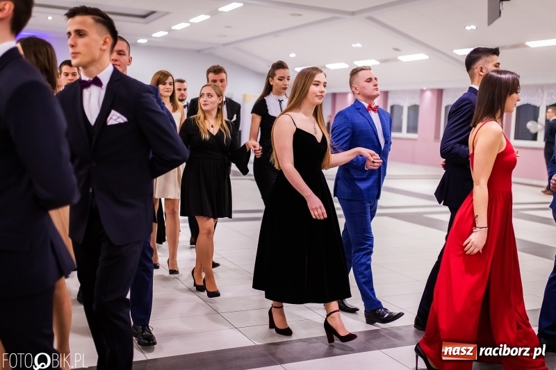 Zdjęcie w galerii na portalu naszraciborz.pl: Bal maturalny II LO im. Adama Mickiewicza w Zakrzowie FOTO i WIDEO wiadomości z regionu